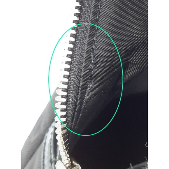 Gucci the Grid Sling Backpack Body Bag - Picture 5 of 9